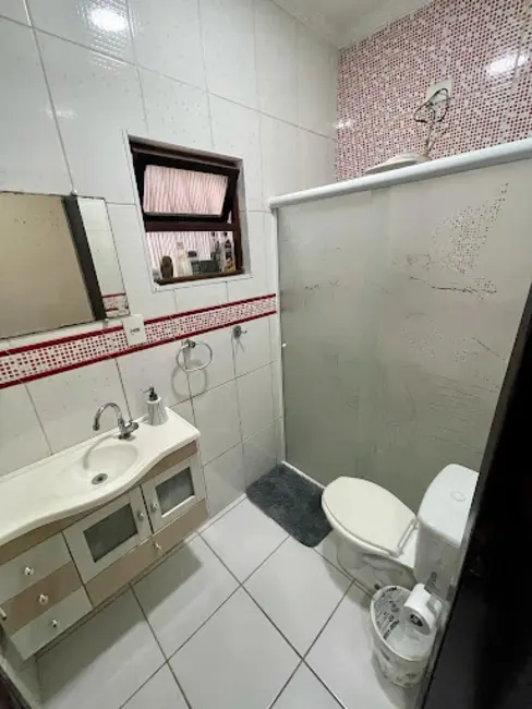 Casa com 3 quartos à venda, 173m2 em Maracanã, Praia Grande - SP - imagem 8 Foto 8 de Casa com 3 quartos à venda, 173m2 em Maracanã, Praia Grande - SP