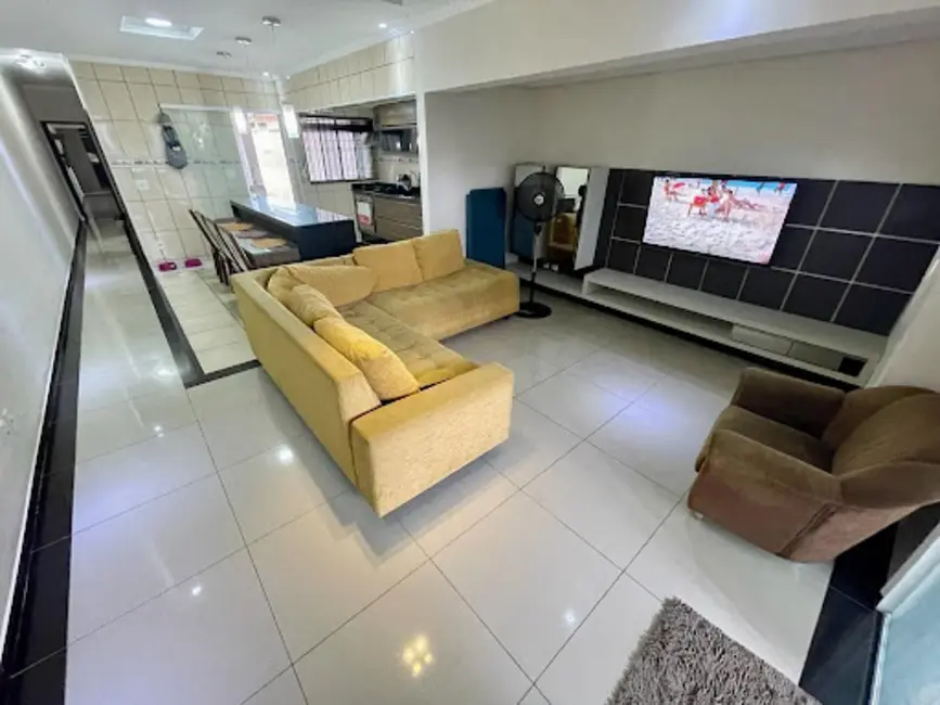 Casa com 3 quartos à venda, 173m2 em Maracanã, Praia Grande - SP - imagem 3 Foto 3 de Casa com 3 quartos à venda, 173m2 em Maracanã, Praia Grande - SP