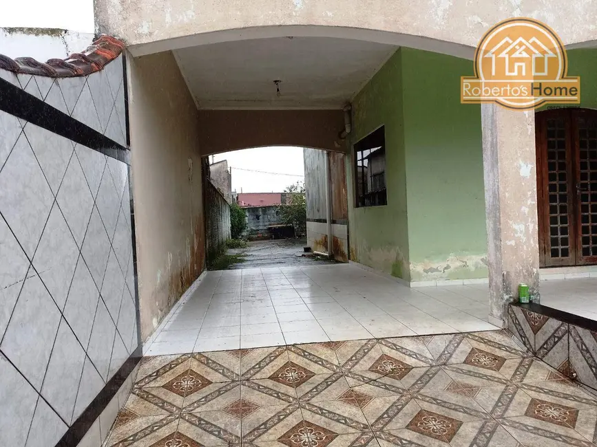 Sobrado com 3 quartos à venda, 270m2 em Mongagua - SP - imagem 3 Foto 3 de Sobrado com 3 quartos à venda, 270m2 em Mongagua - SP