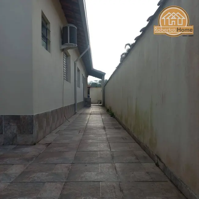 Foto 3 de Casa com 2 quartos à venda, 165m2 em Mongagua - SP