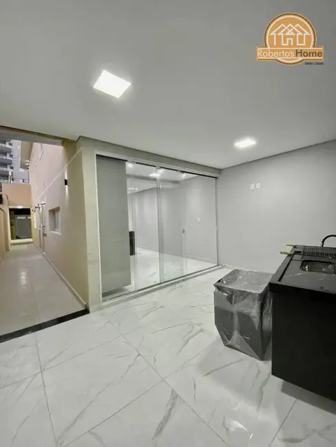 Foto 8 de Sobrado com 3 quartos à venda, 117m2 em Praia Grande - SP