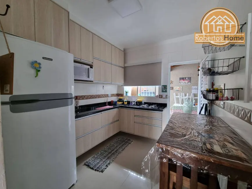 Foto 2 de Sobrado com 2 quartos à venda, 60m2 em Solemar, Praia Grande - SP