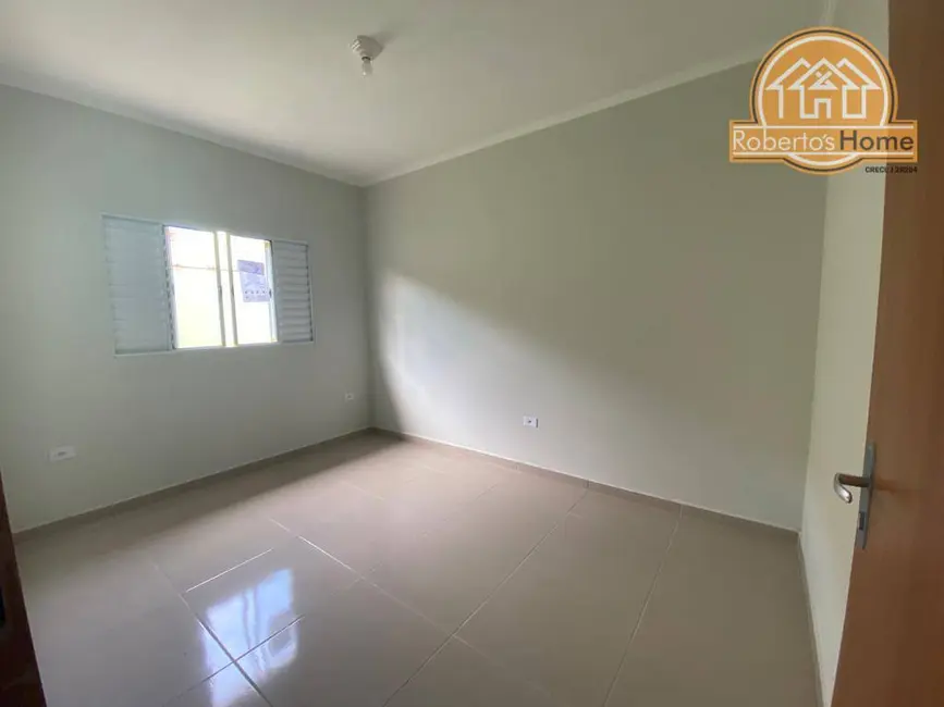 Foto 5 de Casa com 2 quartos à venda, 127m2 em Mongagua - SP