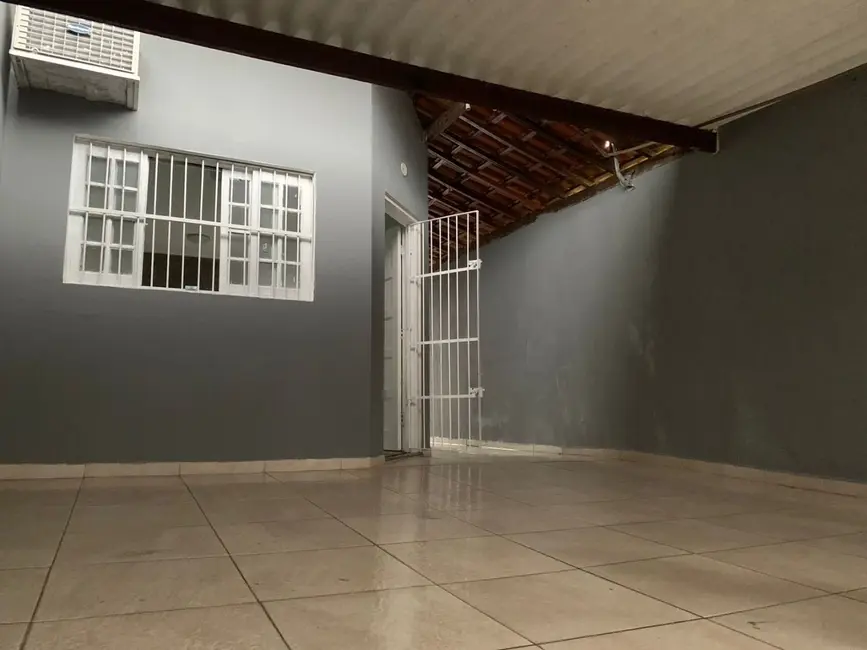 Foto 1 de Casa com 2 quartos à venda, 135m2 em Mongagua - SP