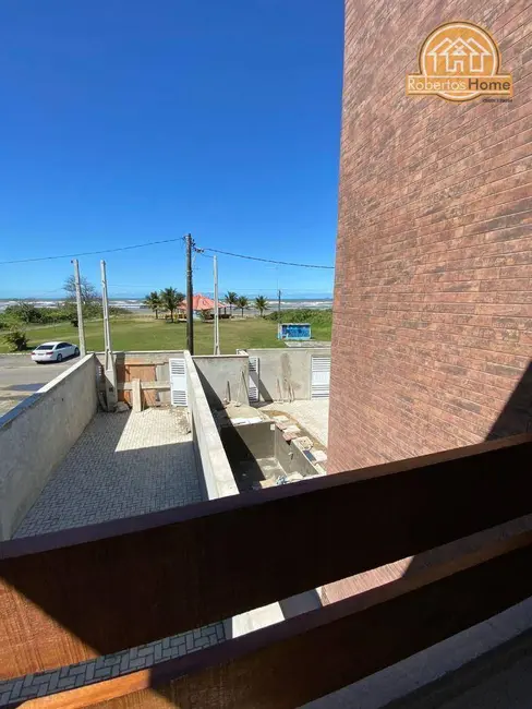 Foto 1 de Casa com 3 quartos à venda em Itanhaem - SP