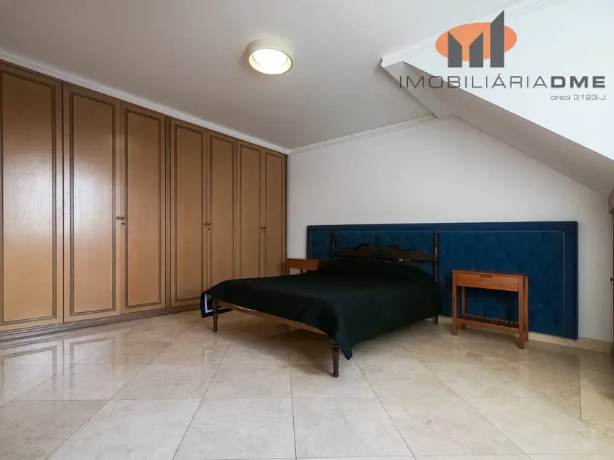 Casa com 8 quartos à venda, 700m2 em Jardim Social, Curitiba - PR - imagem 8 Foto 8 de Casa com 8 quartos à venda, 700m2 em Jardim Social, Curitiba - PR