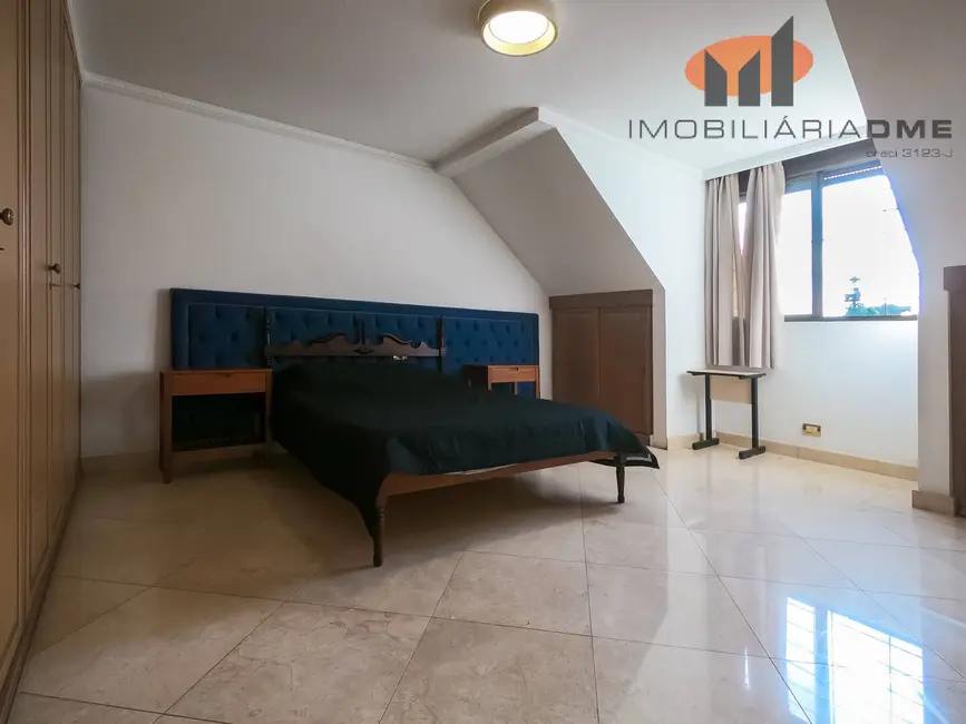 Casa com 8 quartos à venda, 700m2 em Jardim Social, Curitiba - PR - imagem 7 Foto 7 de Casa com 8 quartos à venda, 700m2 em Jardim Social, Curitiba - PR