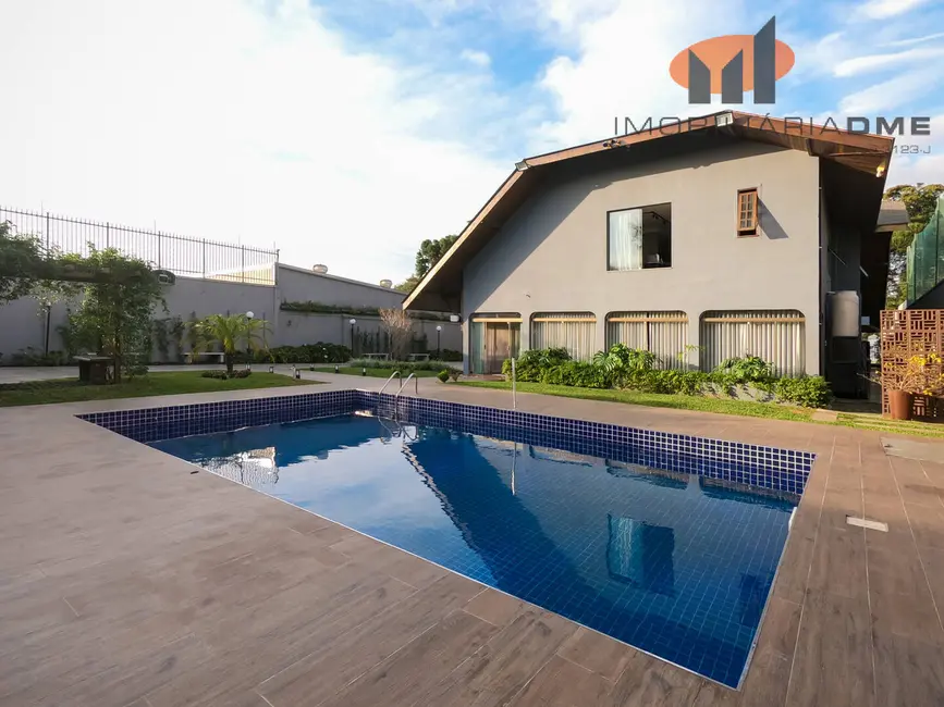 Casa com 8 quartos à venda, 700m2 em Jardim Social, Curitiba - PR - imagem 4 Foto 4 de Casa com 8 quartos à venda, 700m2 em Jardim Social, Curitiba - PR