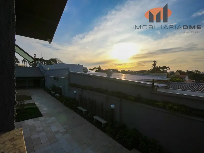 Casa com 8 quartos à venda, 700m2 em Jardim Social, Curitiba - PR - imagem 9 Foto 9 de Casa com 8 quartos à venda, 700m2 em Jardim Social, Curitiba - PR