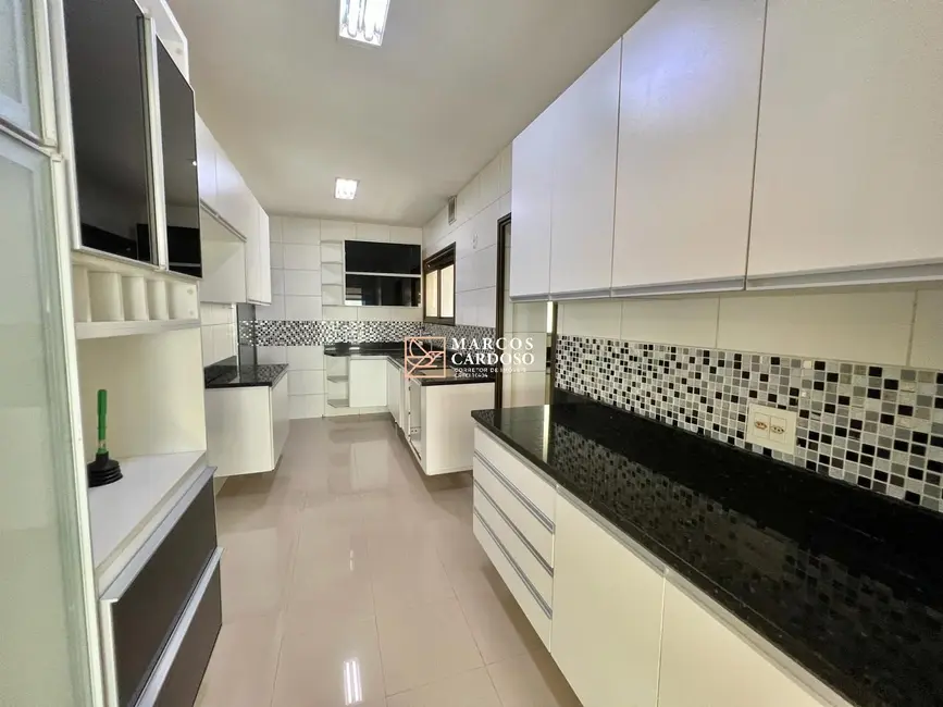 Apartamento com 4 quartos à venda, 155m2 em Batista Campos, Belem - PA - imagem 5 Foto 5 de Apartamento com 4 quartos à venda, 155m2 em Batista Campos, Belem - PA