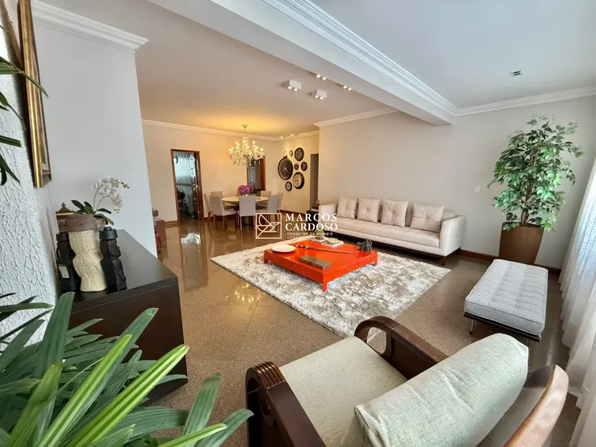 Apartamento com 3 quartos para alugar, 174m2 em Nazaré, Belem - PA - imagem 3 Foto 3 de Apartamento com 3 quartos para alugar, 174m2 em Nazaré, Belem - PA