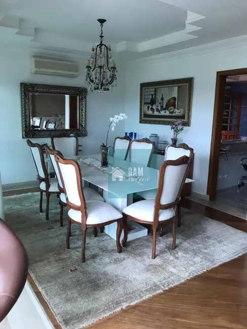 Sobrado com 3 quartos à venda, 360m2 em São Paulo II, Cotia - SP - imagem 3 Foto 3 de Sobrado com 3 quartos à venda, 360m2 em São Paulo II, Cotia - SP