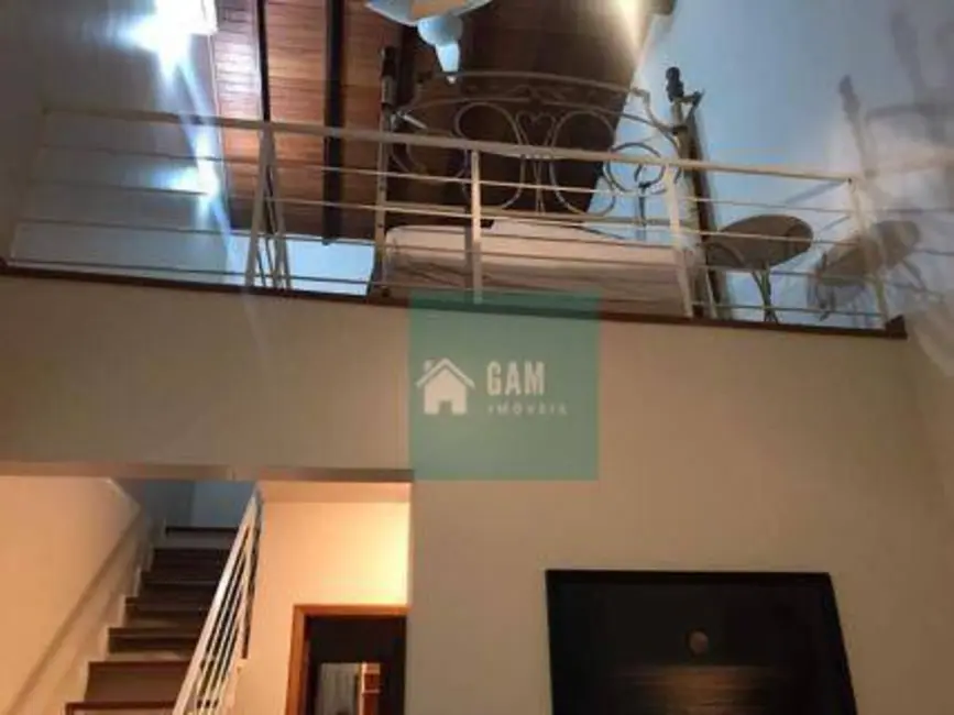 Sobrado com 3 quartos à venda, 360m2 em São Paulo II, Cotia - SP - imagem 9 Foto 9 de Sobrado com 3 quartos à venda, 360m2 em São Paulo II, Cotia - SP