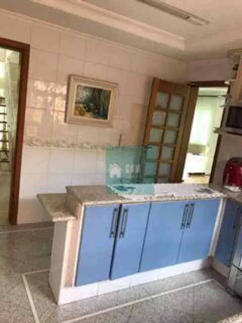 Sobrado com 3 quartos à venda, 360m2 em São Paulo II, Cotia - SP - imagem 7 Foto 7 de Sobrado com 3 quartos à venda, 360m2 em São Paulo II, Cotia - SP