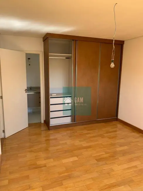 Foto 5 de Sobrado com 3 quartos à venda e para alugar, 600m2 em Vila Santo Antônio, Cotia - SP