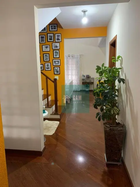 Sobrado com 4 quartos à venda, 500m2 em Chácara do Refúgio, Carapicuiba - SP - imagem 9 Foto 9 de Sobrado com 4 quartos à venda, 500m2 em Chácara do Refúgio, Carapicuiba - SP