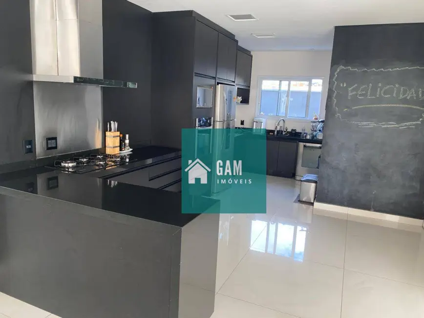 Casa de Condomínio com 3 quartos à venda, 541m2 em Granja Viana, Carapicuiba - SP - imagem 3 Foto 3 de Casa de Condomínio com 3 quartos à venda, 541m2 em Granja Viana, Carapicuiba - SP