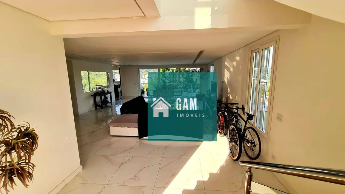 Foto 5 de Sobrado com 4 quartos à venda, 515m2 em Chácara dos Lagos, Carapicuiba - SP