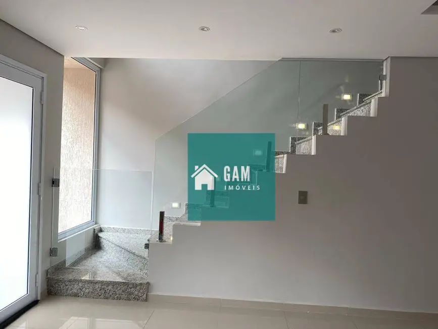 Sobrado com 3 quartos à venda, 238m2 em Granja Viana, Cotia - SP - imagem 4 Foto 4 de Sobrado com 3 quartos à venda, 238m2 em Granja Viana, Cotia - SP