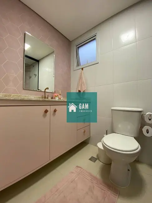 Foto 9 de Sobrado com 3 quartos à venda, 238m2 em Granja Viana, Cotia - SP