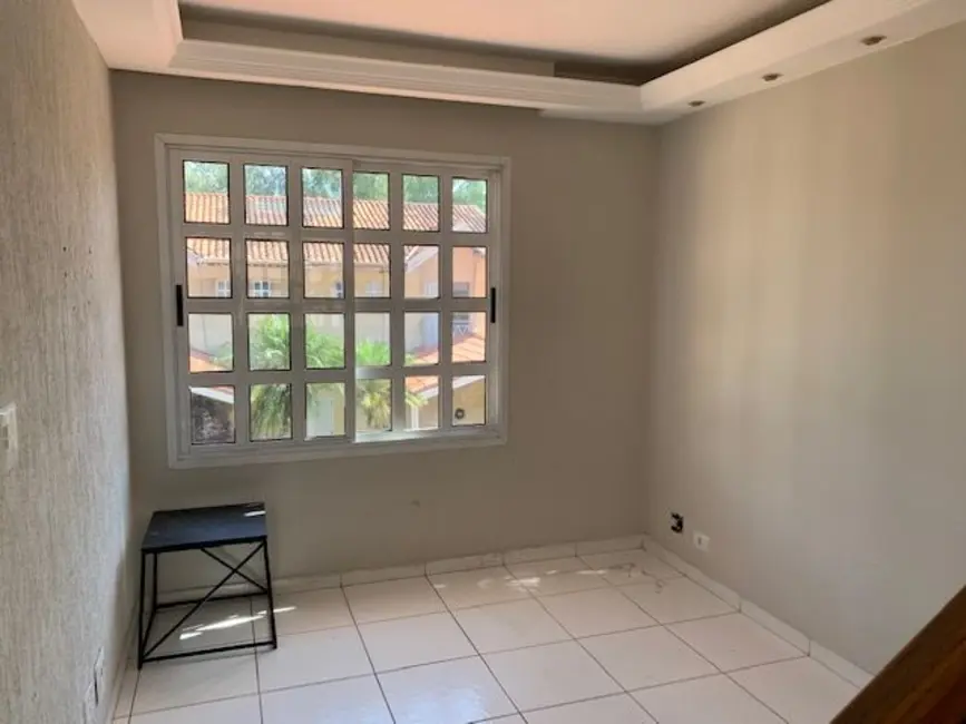 Sobrado com 3 quartos para alugar, 161m2 em Granja Viana, Cotia - SP - imagem 4 Foto 4 de Sobrado com 3 quartos para alugar, 161m2 em Granja Viana, Cotia - SP