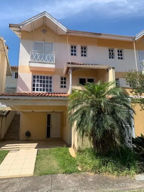 Sobrado com 3 quartos para alugar, 161m2 em Granja Viana, Cotia - SP - imagem 1 Foto 1 de Sobrado com 3 quartos para alugar, 161m2 em Granja Viana, Cotia - SP