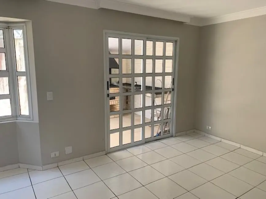 Sobrado com 3 quartos para alugar, 161m2 em Granja Viana, Cotia - SP - imagem 5 Foto 5 de Sobrado com 3 quartos para alugar, 161m2 em Granja Viana, Cotia - SP