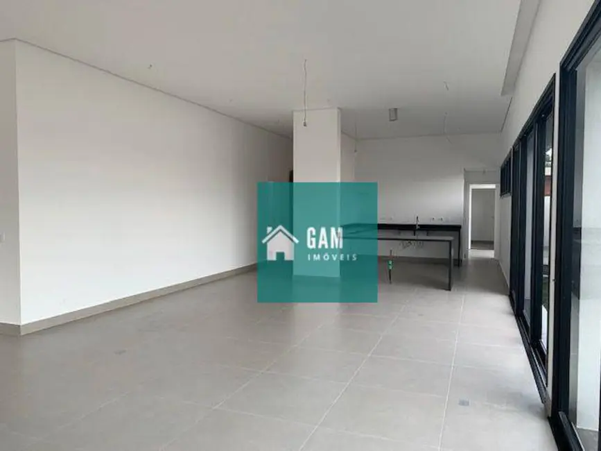 Casa de Condomínio com 3 quartos à venda, 693m2 em Chácara dos Lagos, Carapicuiba - SP - imagem 8 Foto 8 de Casa de Condomínio com 3 quartos à venda, 693m2 em Chácara dos Lagos, Carapicuiba - SP