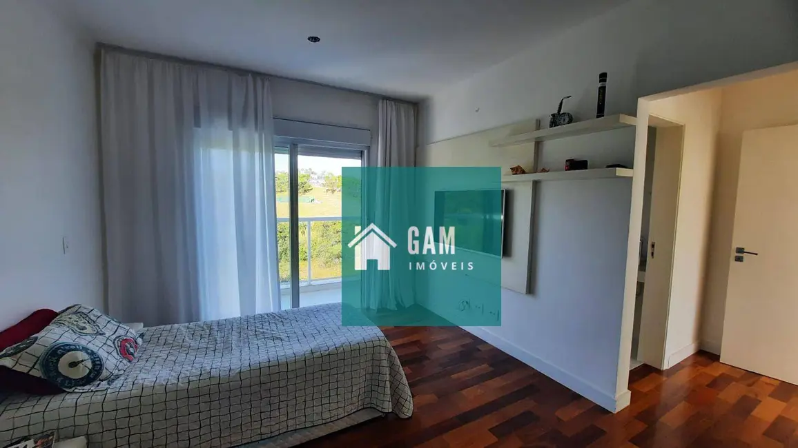 Sobrado com 4 quartos à venda, 537m2 em Granja Viana, Carapicuiba - SP - imagem 9 Foto 9 de Sobrado com 4 quartos à venda, 537m2 em Granja Viana, Carapicuiba - SP