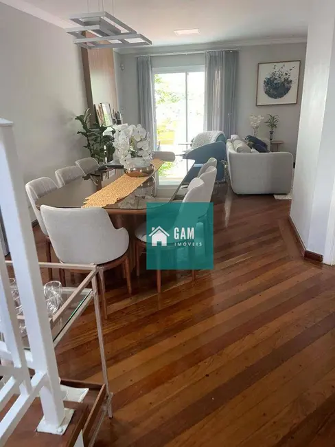 Sobrado com 3 quartos à venda, 270m2 em Granja Viana, Cotia - SP - imagem 3 Foto 3 de Sobrado com 3 quartos à venda, 270m2 em Granja Viana, Cotia - SP