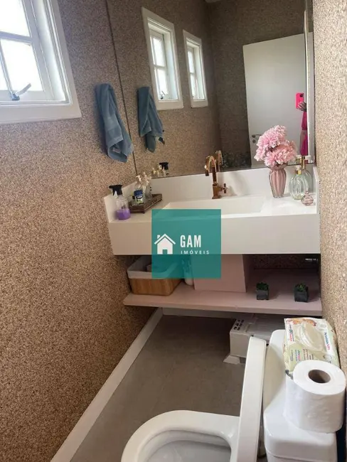 Sobrado com 3 quartos à venda, 270m2 em Granja Viana, Cotia - SP - imagem 4 Foto 4 de Sobrado com 3 quartos à venda, 270m2 em Granja Viana, Cotia - SP