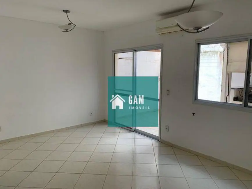 Sobrado com 3 quartos à venda, 125m2 em Granja Viana, Cotia - SP - imagem 4 Foto 4 de Sobrado com 3 quartos à venda, 125m2 em Granja Viana, Cotia - SP
