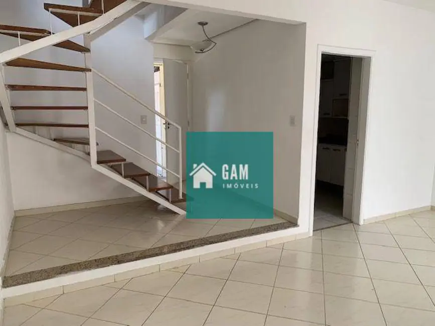 Sobrado com 3 quartos à venda, 125m2 em Granja Viana, Cotia - SP - imagem 3 Foto 3 de Sobrado com 3 quartos à venda, 125m2 em Granja Viana, Cotia - SP