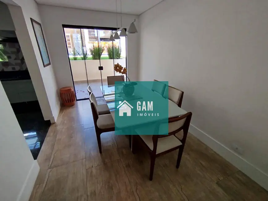 Foto 4 de Sobrado com 3 quartos à venda, 252m2 em Pitas, Cotia - SP