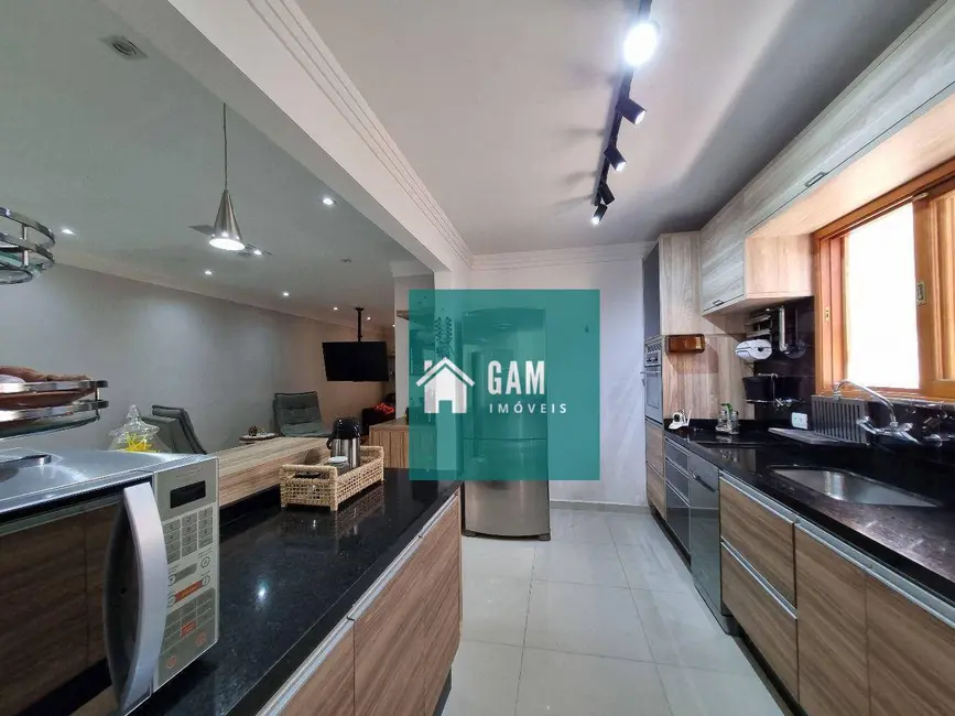 Foto 9 de Sobrado com 4 quartos à venda, 300m2 em Jardim Rebelato, Cotia - SP