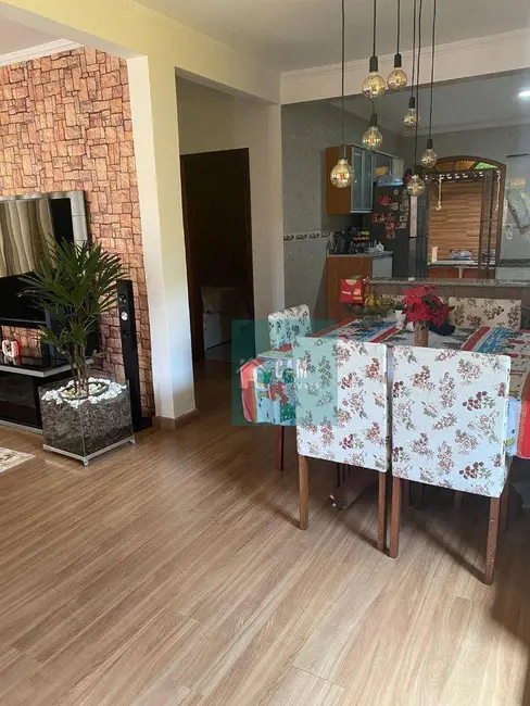 Foto 6 de Casa com 3 quartos à venda, 250m2 em Centro (Caucaia do Alto), Cotia - SP