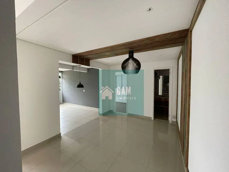 Foto 5 de Casa de Condomínio com 5 quartos à venda e para alugar, 350m2 em Bosque do Vianna, Cotia - SP