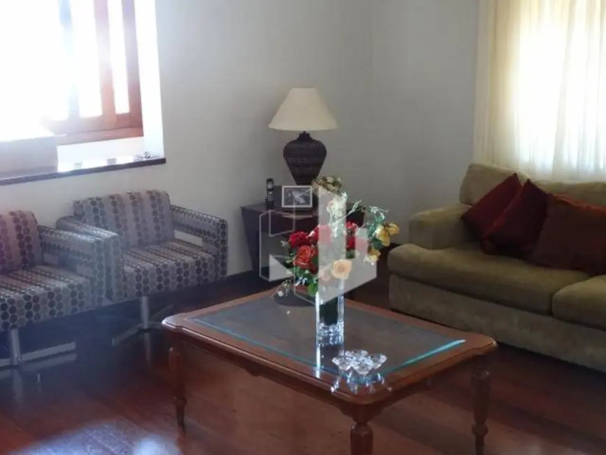 Foto 6 de Casa com 3 quartos à venda, 734m2 em Vila Assis, Jau - SP