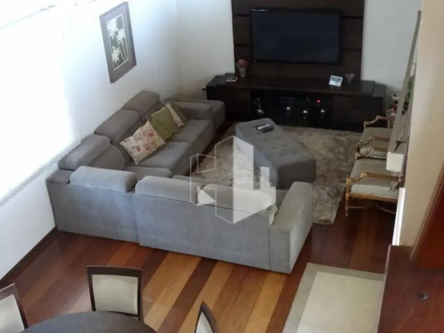 Foto 9 de Casa com 3 quartos à venda, 734m2 em Vila Assis, Jau - SP