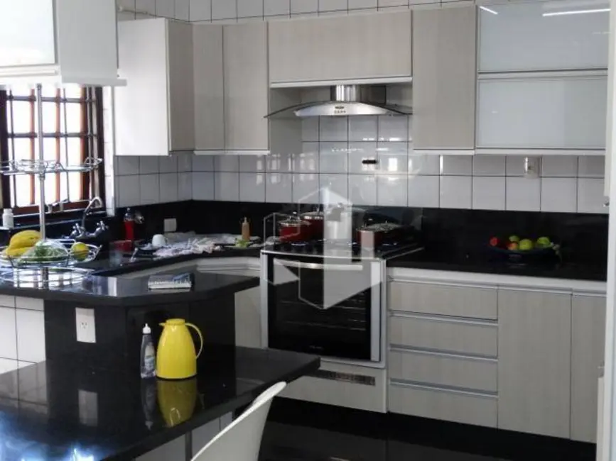 Foto 8 de Casa com 3 quartos à venda, 734m2 em Vila Assis, Jau - SP