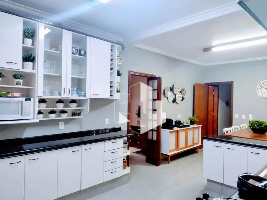 Foto 6 de Casa com 3 quartos à venda, 260m2 em Centro, Jau - SP