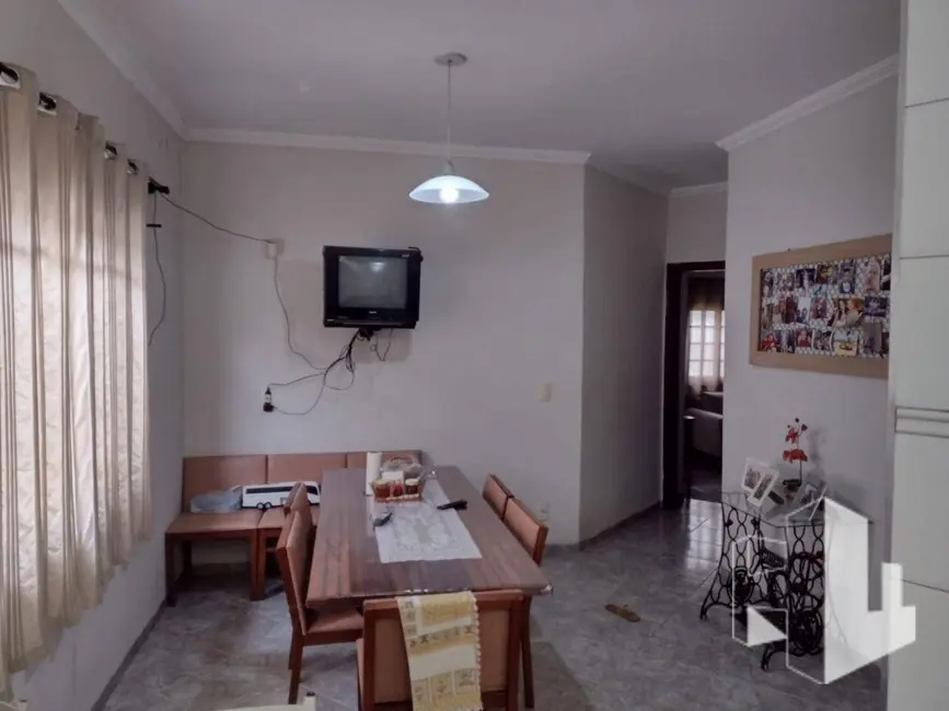 Foto 3 de Casa com 3 quartos à venda, 250m2 em Jau - SP