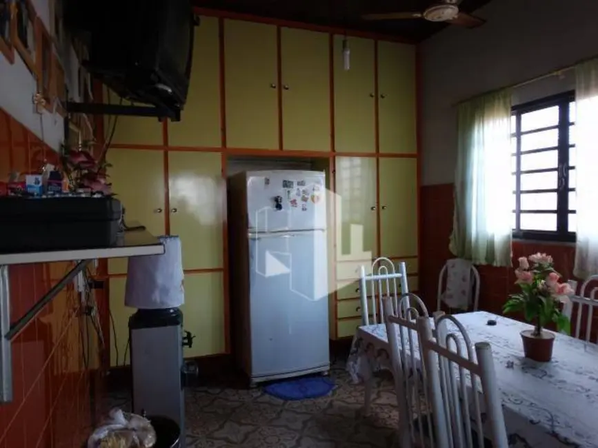 Casa com 3 quartos à venda, 270m2 em Centro, Jau - SP - imagem 4 Foto 4 de Casa com 3 quartos à venda, 270m2 em Centro, Jau - SP