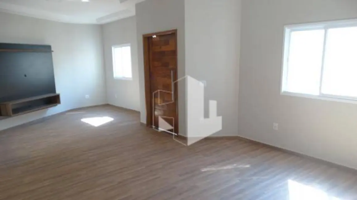 Foto 1 de Casa com 3 quartos para alugar, 262m2 em Jardim Dona Emília, Jau, SP