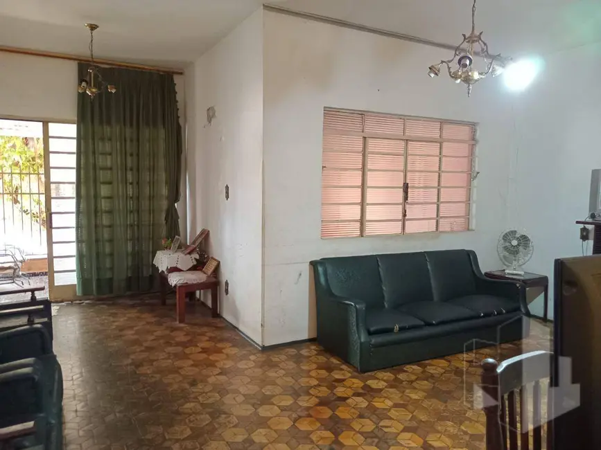 Foto 1 de Casa com 3 quartos à venda, 437m2 em Vila Carvalho, Jau - SP