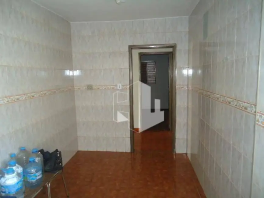 Foto 9 de Casa com 9 quartos à venda, 280m2 em Vila Ivan, Jau - SP