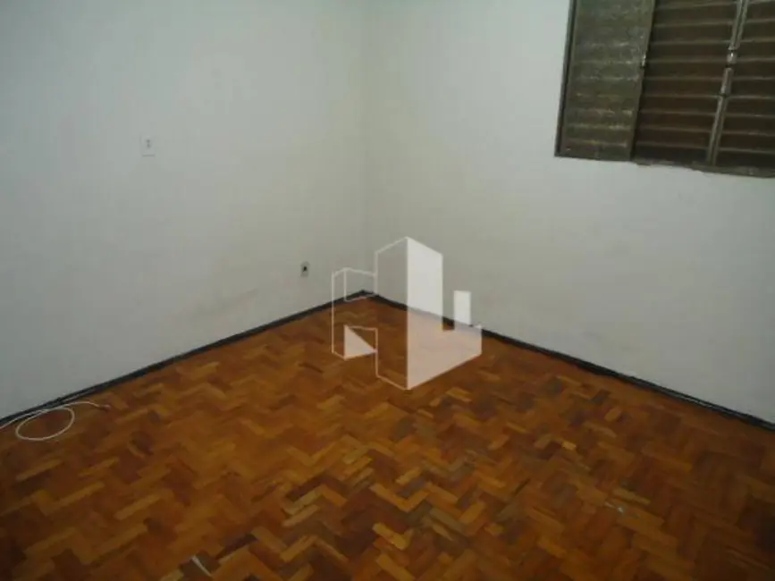 Foto 3 de Casa com 9 quartos à venda, 280m2 em Vila Ivan, Jau - SP