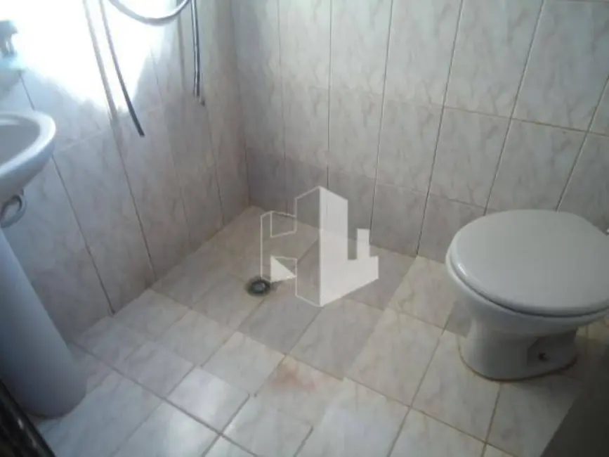 Foto 6 de Casa com 9 quartos à venda, 280m2 em Vila Ivan, Jau - SP