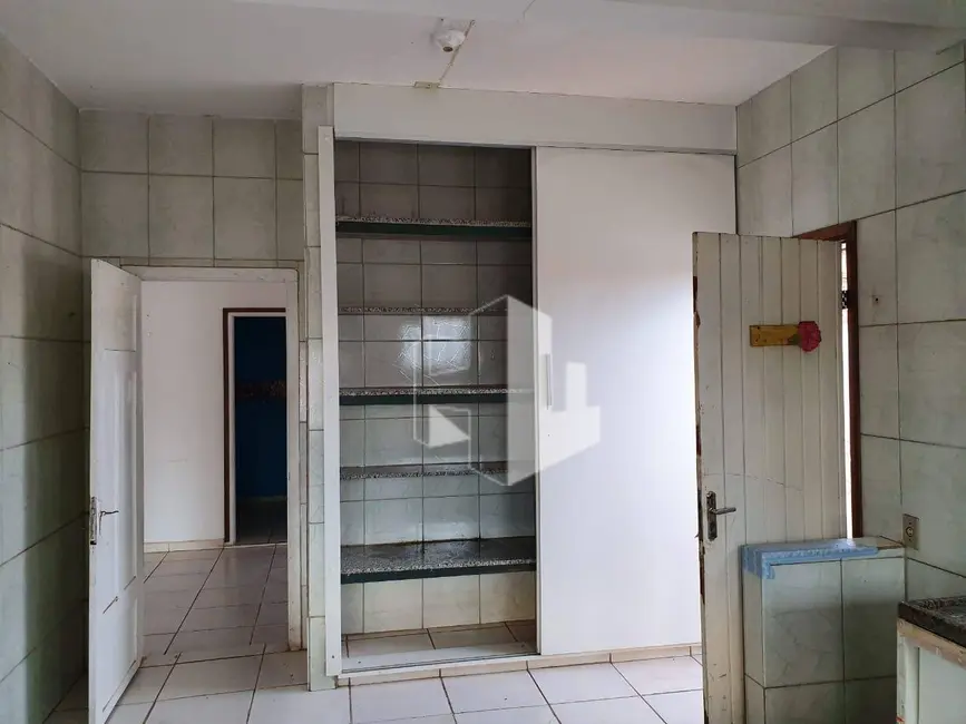 Foto 4 de Casa com 3 quartos à venda, 370m2 em Vila Brasil, Jau - SP