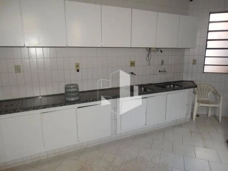 Foto 3 de Sala Comercial à venda e para alugar, 198m2 em Centro, Jau - SP